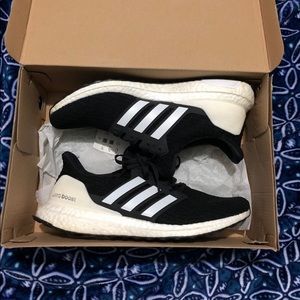 Adidas Ultraboost Size 9 US White/Black Trainers